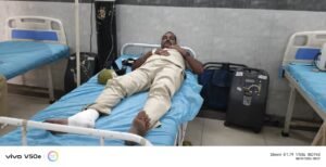 రాయచోటిలో పోలీసులపై యువకుడి దాడి