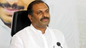 స్క్రీన్‌పై చేయేరు నది పరిస్థితి చూపించిన గడికోట