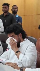కర్ణాటక మంత్రి రాజీనామా.. ప్రెస్మీట్లో కన్నీరు