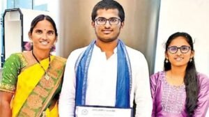 తండ్రిని కోల్పోయినా పట్టుదలతో ఉన్నత ఉద్యోగం సాధించిన సందీప్