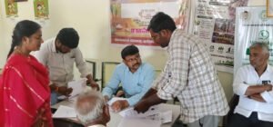 పెన్షన్ల నమోదును పరిశీలించిన ప్రత్యేకాధికారి