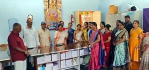 పాఠశాలకు ఫర్నిచర్‌ విరాళం