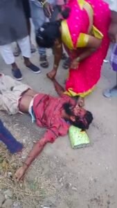 రోడ్డు ప్రమాదంలో ఇద్దరికి గాయాలు