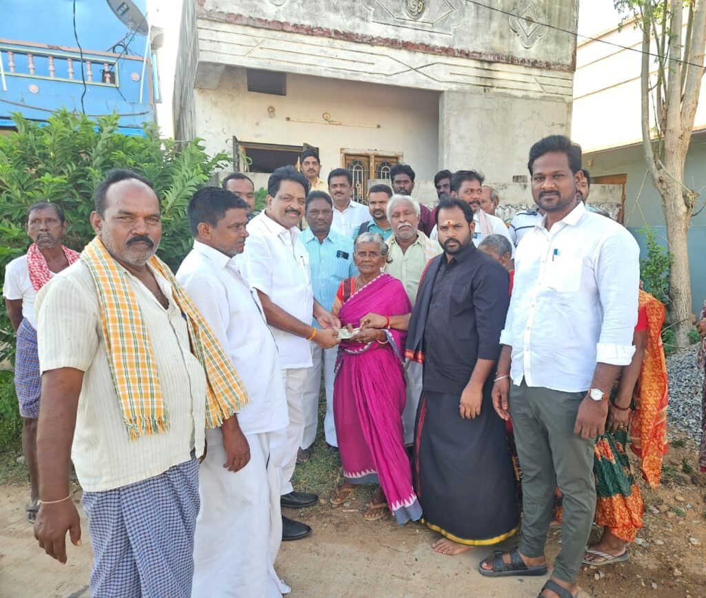 బుడుగుంటపల్లిలో ఎన్టీఆర్ భరోసా పెన్షన్ల పంపిణీ