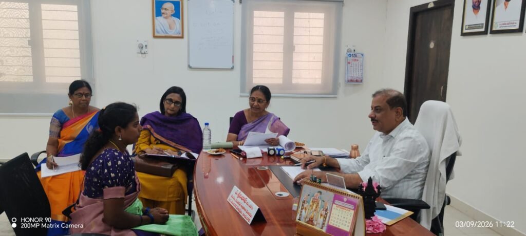 అంగన్‌వాడీ కార్యకర్తలు, సహాయకురాలికి మౌఖిక పరీక్షలు