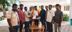 విద్యుత్ కాంట్రాక్ట్ కార్మికులకు ఎమ్మెల్యే కిషోర్ అండ