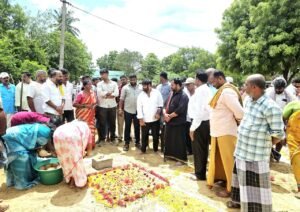 పెద్దపాడులో పశువుల షెడ్డు నిర్మాణానికి భూమిపూజ