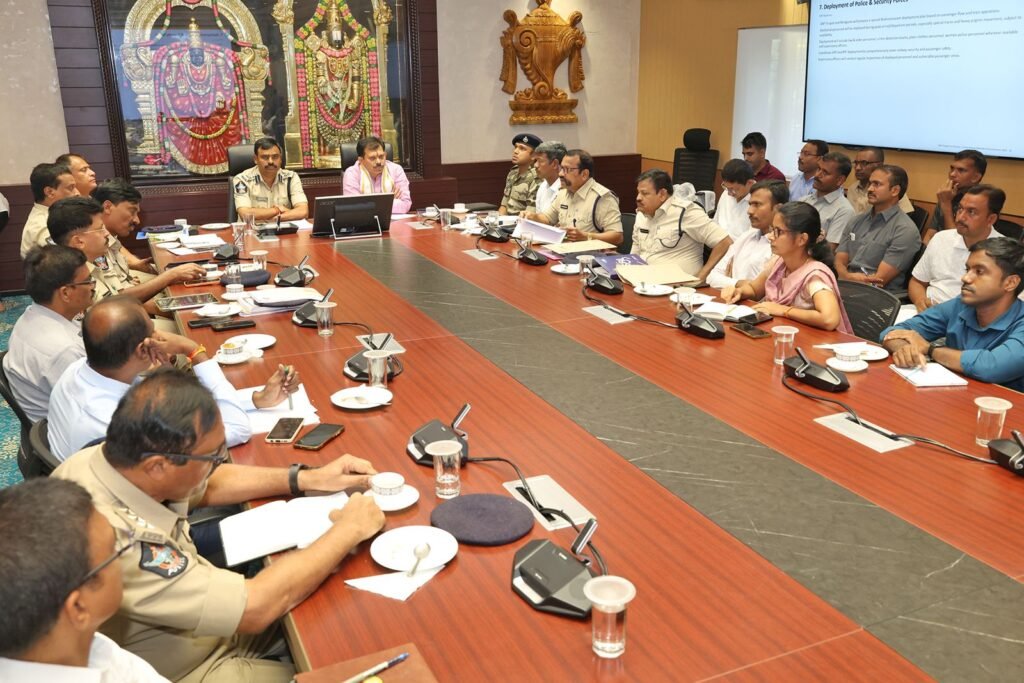 భక్తుల భద్రతే లక్ష్యం– టీటీడీ సీవీఎస్వో మురళీకృష్ణ