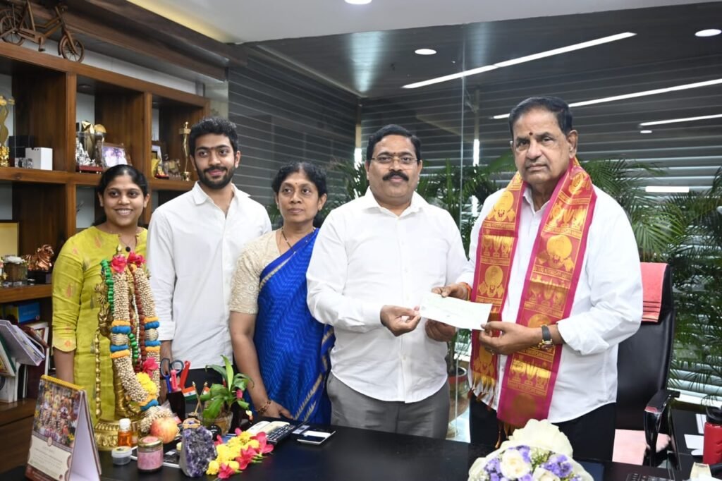 టీటీడీ ఎస్వీ గోసంరక్షణ ట్రస్ట్ కు రూ 1 కోటి 11 లక్షలు విరాళం