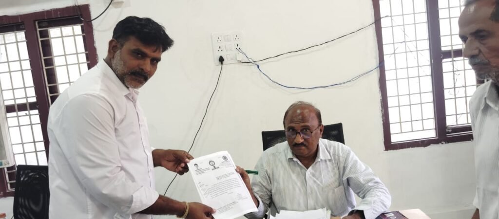 ప్రజా సమస్యలు పరిష్కరించాలని కలెక్టర్‌కు జనసేన నేత వినతి