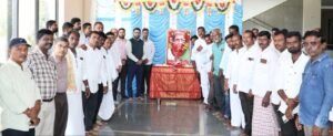 భూస్వామ్య వ్యవస్థకు వ్యతిరేకంగా ఐలమ్మ పోరాటం.