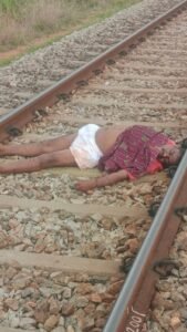 రైల్వే ట్రాక్ పై గుర్తు తెలియని మృతదేహం