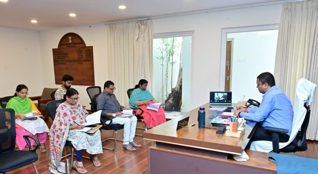 స్వచ్ఛతే సేవ!…పరిశుభ్రమైన జిల్లా మనందరి లక్ష్యం