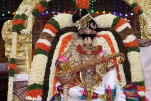 బ్రహ్మోత్సవాలకు విచ్చేసే భక్తుల పట్ల గౌరవంతో సేవలు అందించాలి
