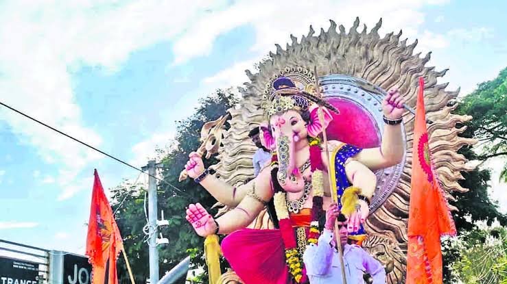 దొర్రిచెరువుల్లో 13 వినాయక విగ్రహాల నిమజ్జనం