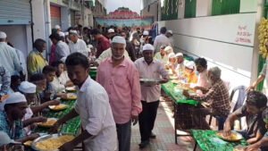 దర్గాలో అన్నదానం