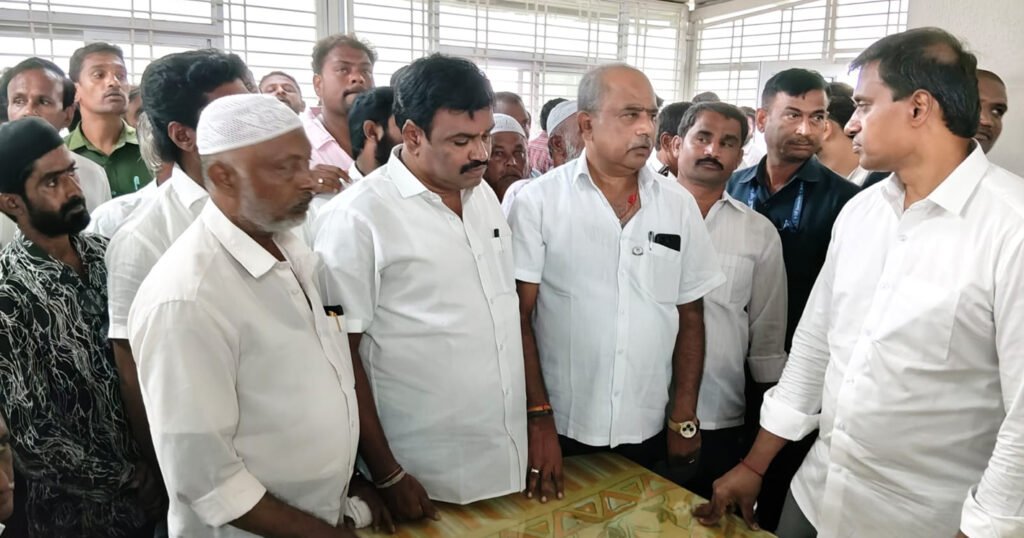 ప్రభుత్వ ప్రజా వ్యతిరేక విధానాలపై అవగాహన కల్పించండి