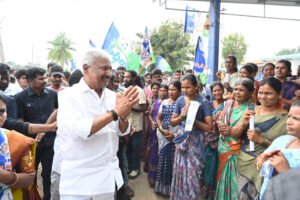 వైఎస్సార్‌సిపి అభ్యర్థులను గెలిపించండి