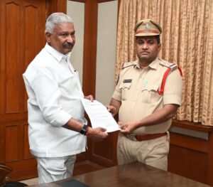 పెద్దిరెడ్డి రామచంద్రారెడ్డి, మిథున్‌రెడ్డిలకు పోలీసుల నోటీసులు!