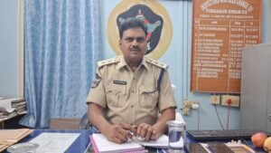 పోలీస్ స్టేషన్‌ తనిఖీ చేసిన డీఎస్పీ ప్రసాద్