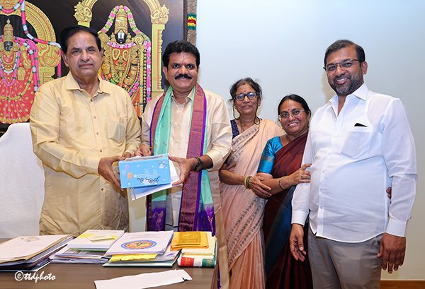 టీటీడీ వైద్యశాలలకు రూ.18 లక్షల విలువైన ఔషధాల విరాళం