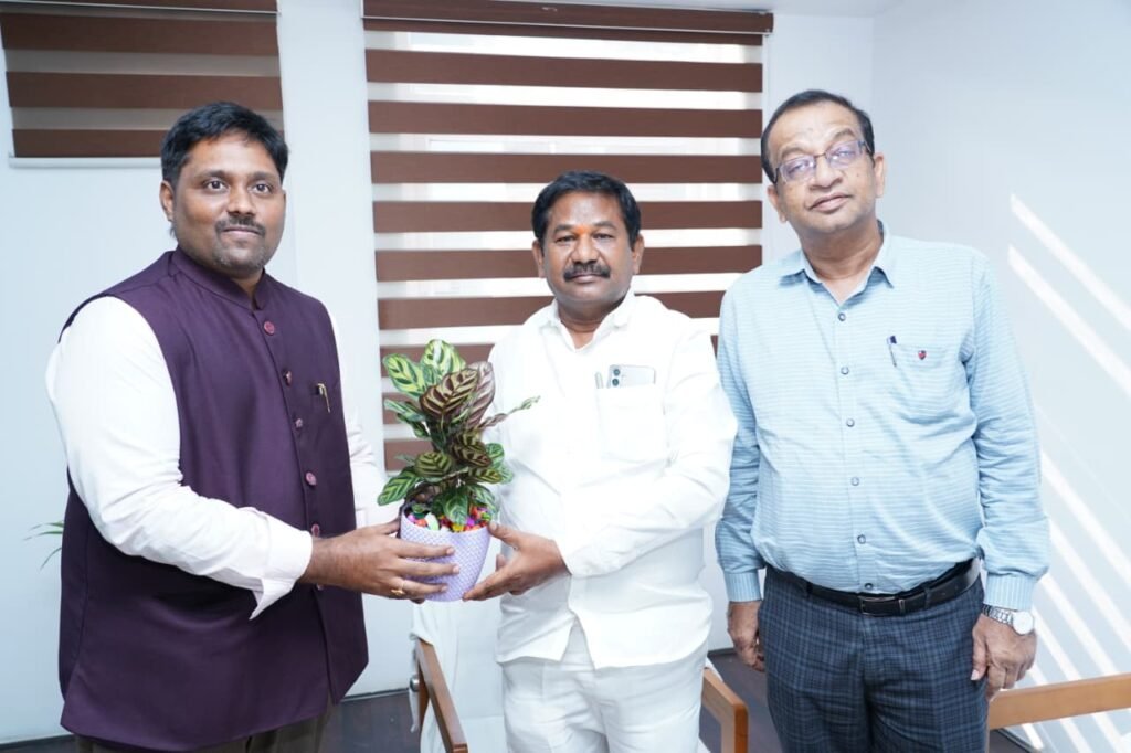 డ్వాక్రా మహిళా పారిశ్రామికవేత్తలకు ‘స్త్రీనిధి’ భారీ ఊతం