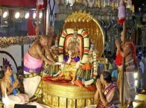 27 కంపార్టుమెంట్లలో వేచివున్న భక్తులు..
