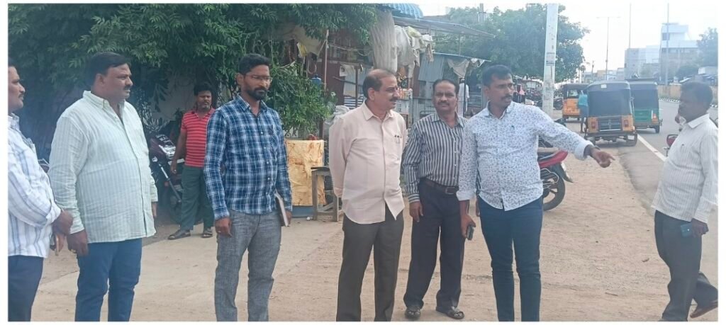 ఎన్నికల ఏర్పాట్లను పరిశీలించిన ఆర్డీఓ శ్రీనివాస్