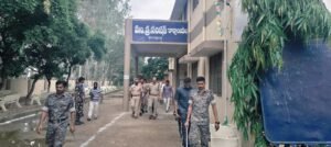 ఎంపీటీసీ నామినేషన్ల కేంద్రాన్ని పరిశీలించిన ఎస్పీ ధీరజ్ కునుబిల్లి