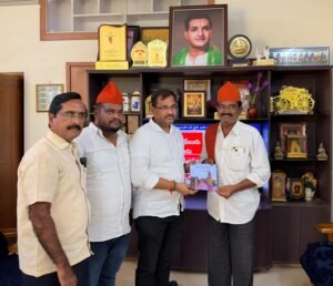 కడప పెద్ద దర్గా గంధం, ఉరుసు మహోత్సవాలకు సుగవాసి ప్రసాద్ బాబుకు ఆహ్వానం