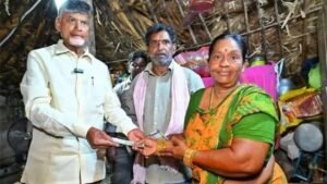 ఏపీలో ముందే పెన్షన్ల పంపిణీ.. ఎన్నికల ఎఫెక్ట్‌తో మారిన తేదీ