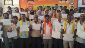 పుంగనూరు టిడిపి కార్యాలయంలో మంత్రుల మీడియా సమావేశం..