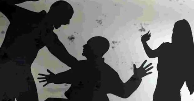 ఆస్తి కోసం తల్లిపై కొడుకులు కోడలు దాడి.