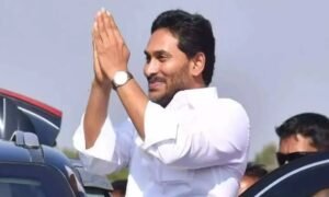 పులివెందులకు చేరుకున్న వైఎస్ జగన్మోహన్ రెడ్డి