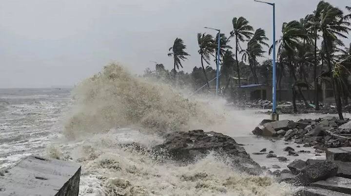 బంగాళాఖాతంలో అలజడి.. దూసుకొస్తున్న మరో అల్పపీడనం.. ఏపీలో భారీ వర్షాలు..!